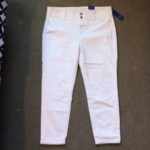 Brand new with tags! Size 16 Powder pink Capri